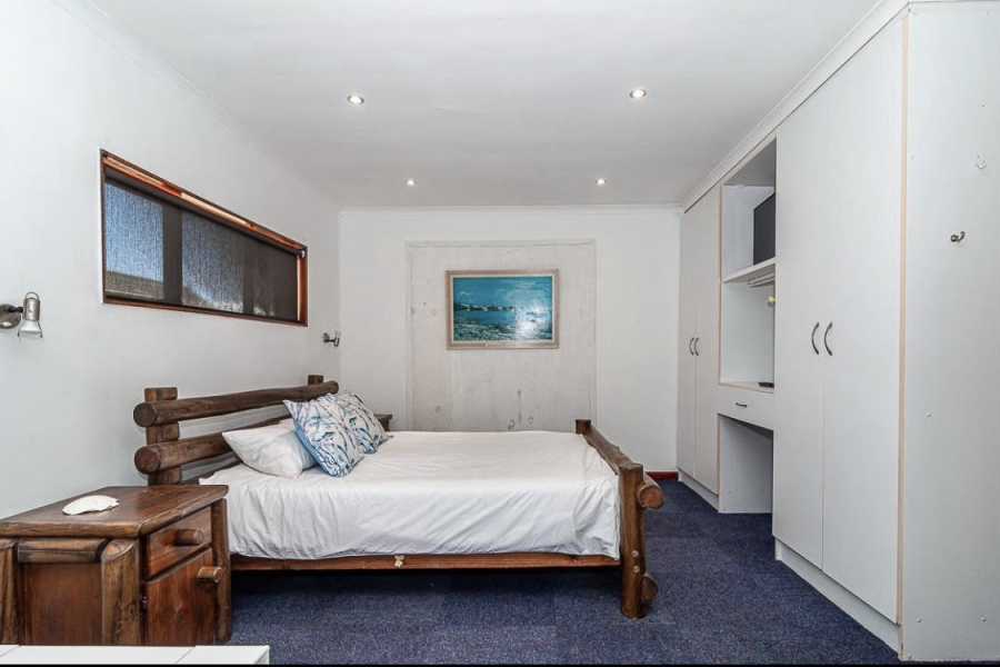 7 Bedroom Property for Sale in Kleinbaai Western Cape